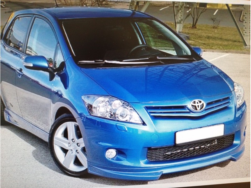 TOYOTA AURIS