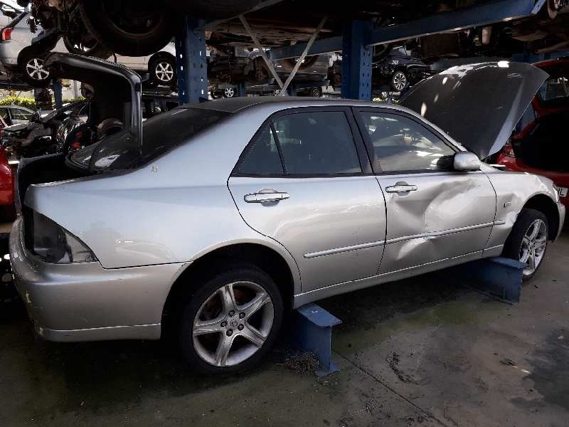 LEXUS IS200 (GXE10)