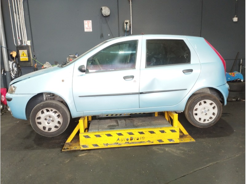 FIAT PUNTO BERLINA (188)