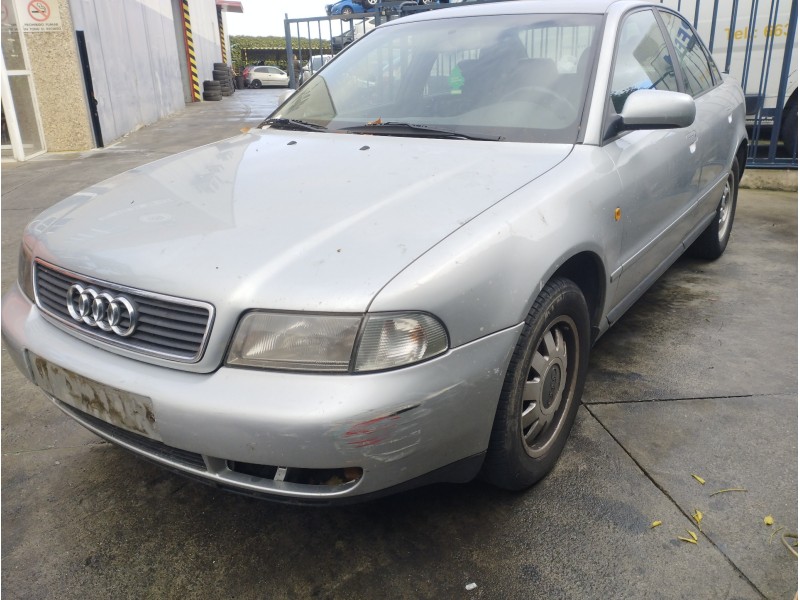 AUDI A4 BERLINA (B5)