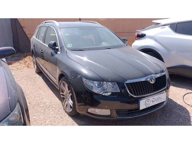 skoda superb combi (3t5) del año 2011
