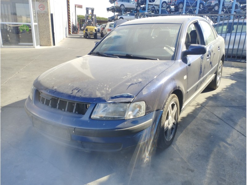 VOLKSWAGEN PASSAT BERLINA (3B2)