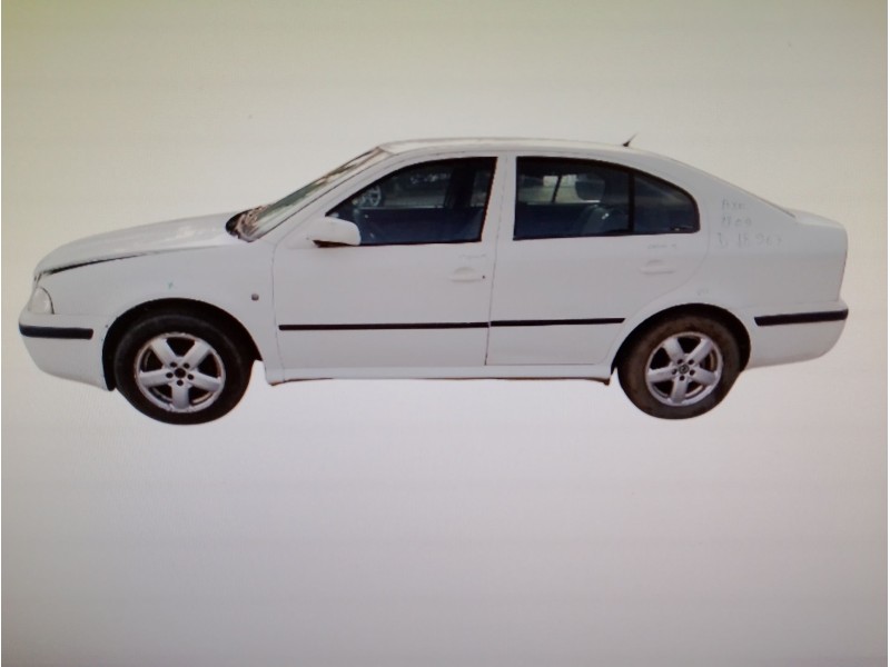 SKODA OCTAVIA BERLINA (1U2)