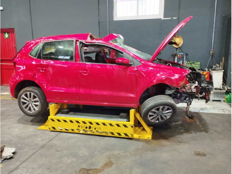 VOLKSWAGEN POLO (6C1)
