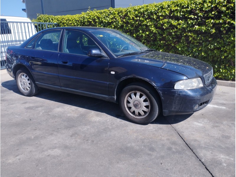AUDI A4 AVANT (B5)