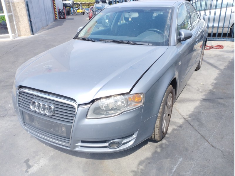 AUDI A4 BERLINA (8E)