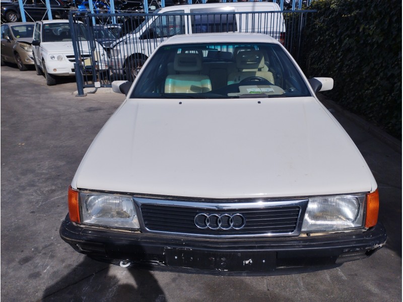 AUDI 100 BERLINA (443)