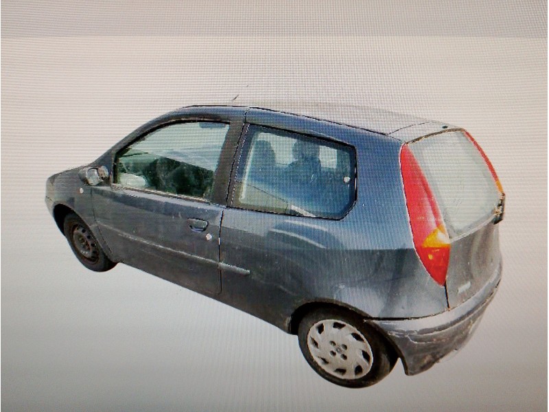 FIAT PUNTO BERLINA (188)