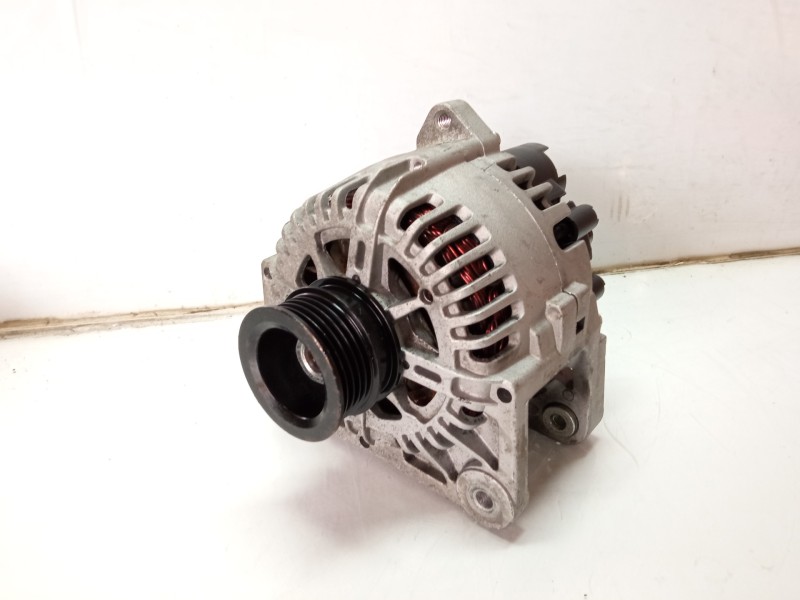 Recambio de alternador para renault megane ii classic berlina referencia OEM IAM TG11C011 A10091 