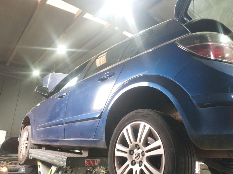 OPEL ASTRA H (A04)