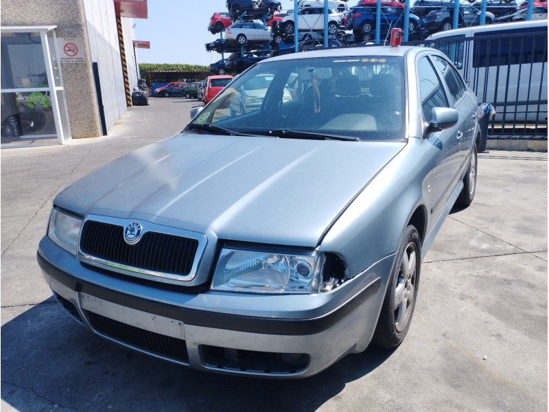 SKODA OCTAVIA BERLINA (1U2)