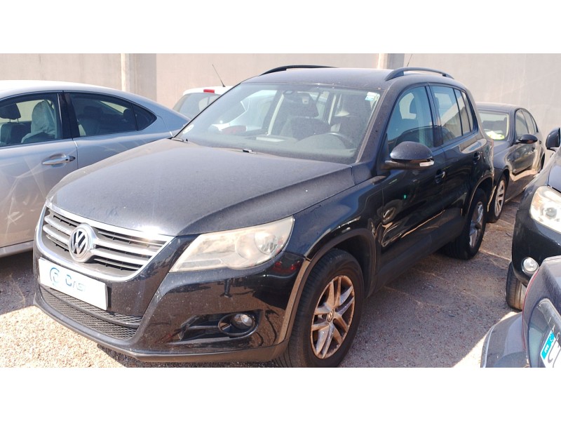 VOLKSWAGEN TIGUAN (5N_)