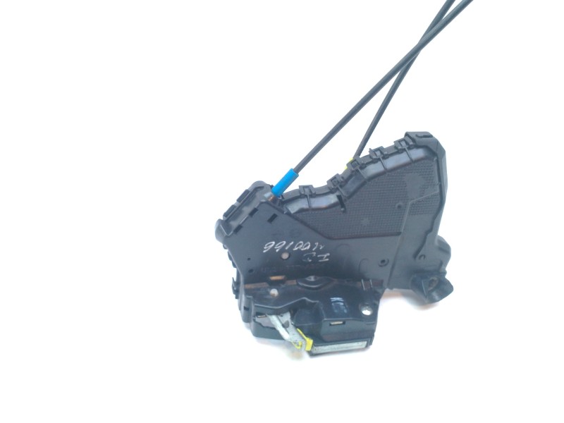 Recambio de cerradura puerta delantera izquierda para toyota auris 1.4 turbodiesel cat referencia OEM IAM 6904002210  
