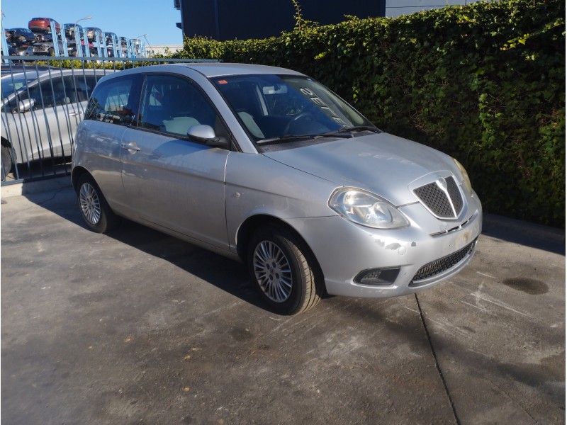 LANCIA YPSILON (101)
