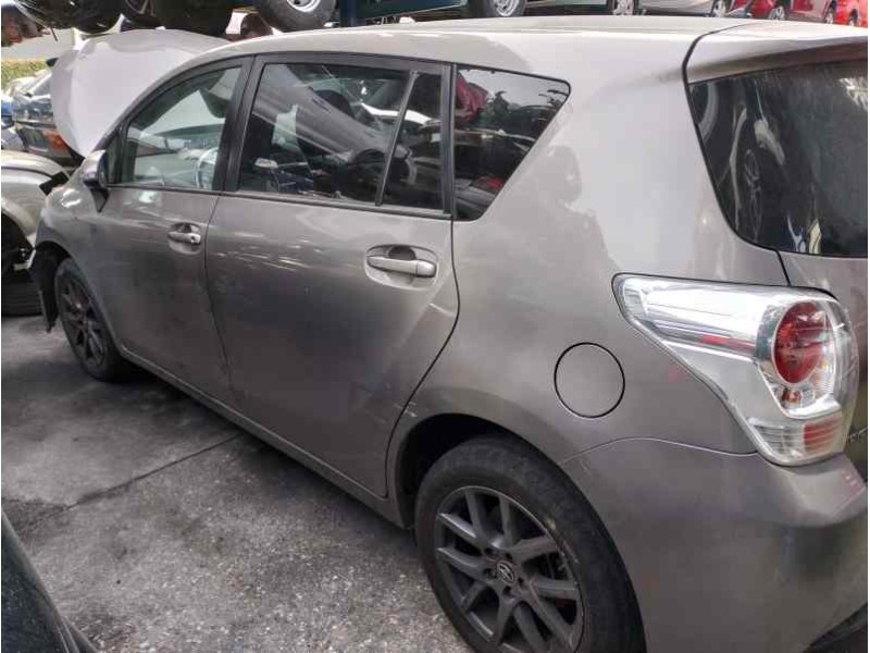 toyota verso del año 2005