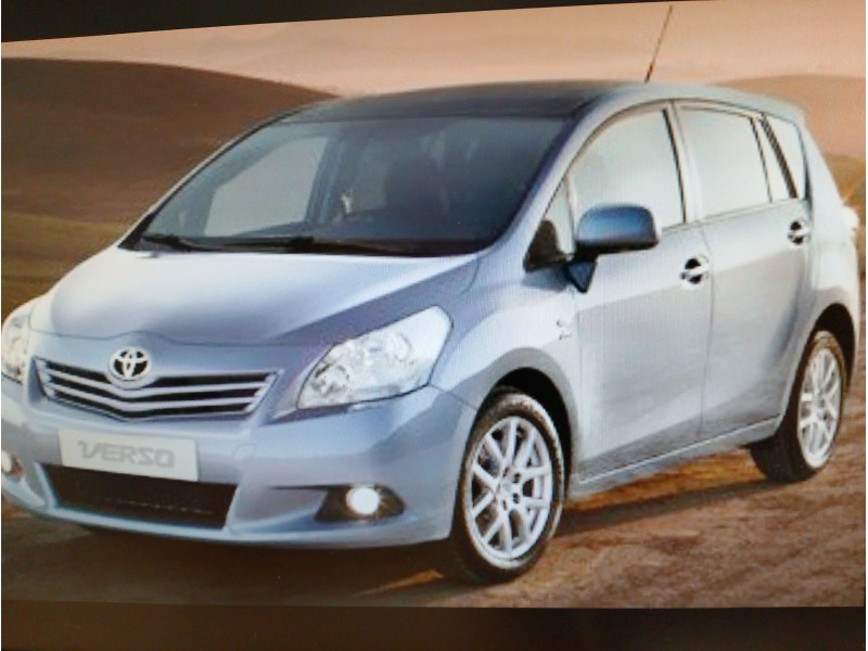 TOYOTA VERSO