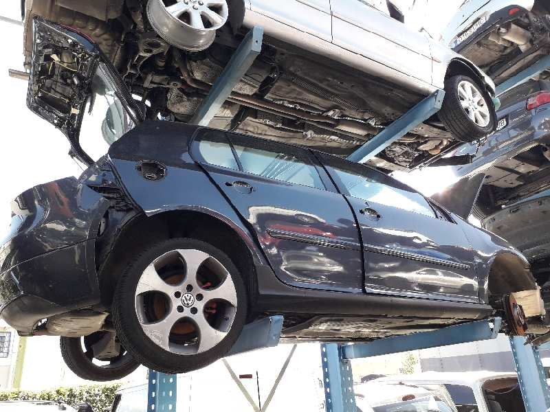 VOLKSWAGEN GOLF V BERLINA (1K1)