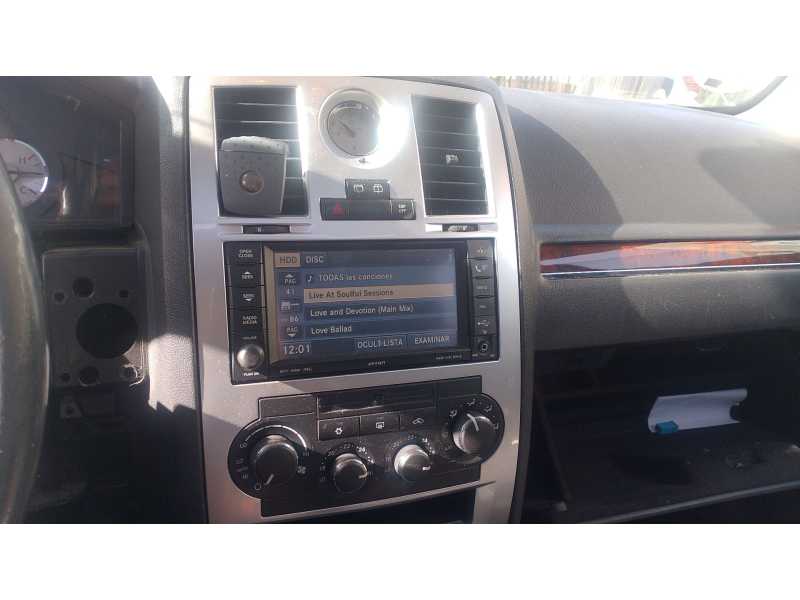 Recambio de consola central para chrysler 300c touring (lx, le) 3.0 crd referencia OEM IAM P05064118AJ  