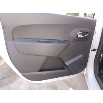 GUARNECIDO PUERTA DELANTERA IZQUIERDA 809017117R 