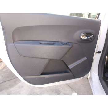 GUARNECIDO PUERTA DELANTERA IZQUIERDA 809017117R 