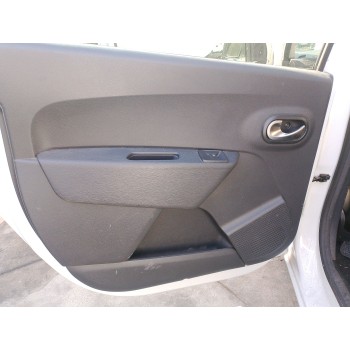 GUARNECIDO PUERTA TRASERA IZQUIERDA 829A11534R 