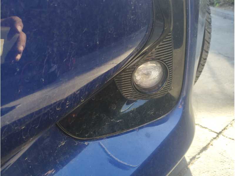 Recambio de faro antiniebla izquierdo para toyota yaris 1.5 16v cat referencia OEM IAM 8122102190  