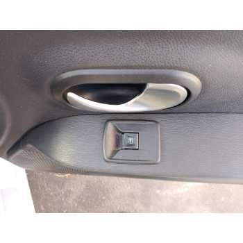 MANDO ELEVALUNAS DELANTERO DERECHO 809601032R 