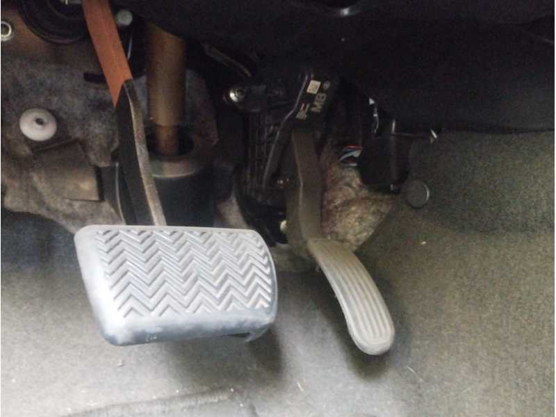 Recambio de pedal acelerador para toyota yaris 1.5 16v cat referencia OEM IAM 78110K0030  