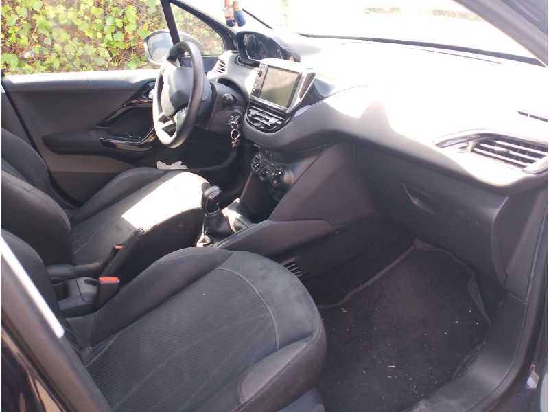 Recambio de guantera para peugeot 208 1.2 16v vti referencia OEM IAM   