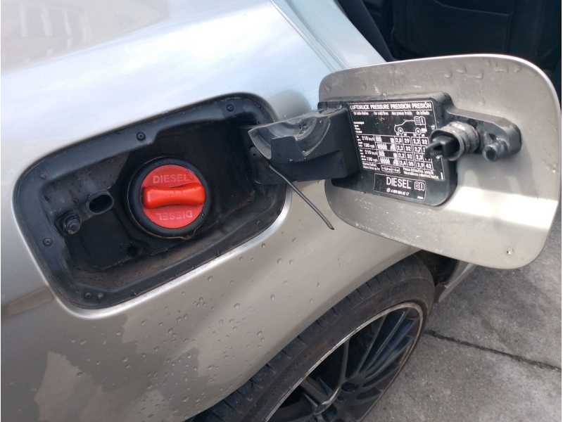 Recambio de tapa exterior combustible para mercedes-benz clase c (w204) c 220 cdi (204.008) referencia OEM IAM   