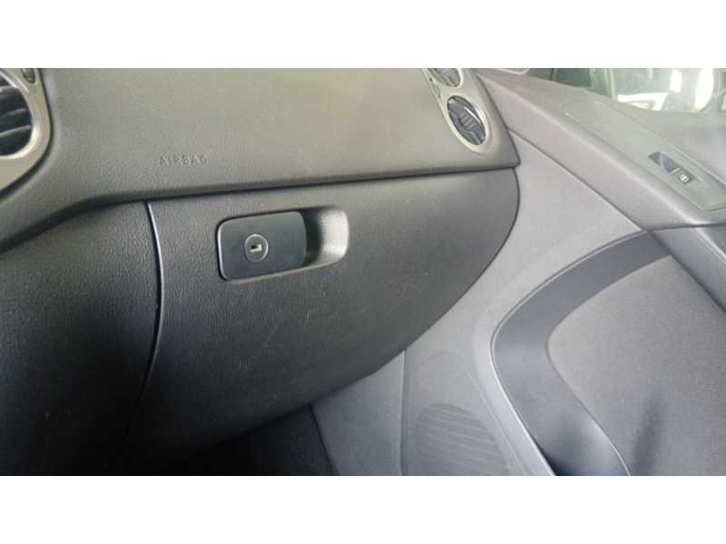 Recambio de guantera para volkswagen tiguan (5n_) 2.0 tdi 4motion referencia OEM IAM 5M1857101H  