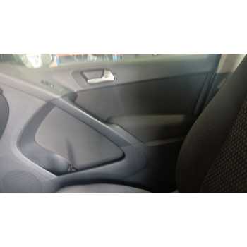 GUARNECIDO PUERTA DELANTERA DERECHA 5N0867012B 