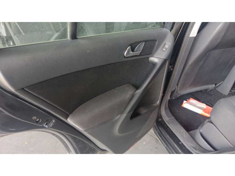Recambio de guarnecido puerta trasera izquierda para volkswagen tiguan (5n_) 2.0 tdi 4motion referencia OEM IAM 5N0867211E  