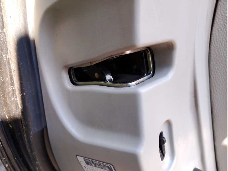 Recambio de cerradura puerta trasera izquierda para lexus is200 (ds2/is2) 2.2 d-cat referencia OEM IAM   
