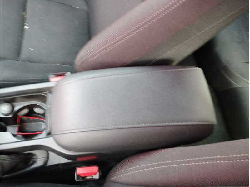 Recambio de apoyabrazos central para volvo v40 kinetic referencia OEM IAM   