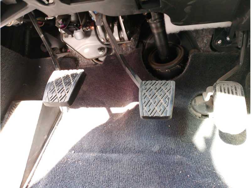Recambio de pedal embrague para lexus is200 (ds2/is2) 2.2 d-cat referencia OEM IAM   