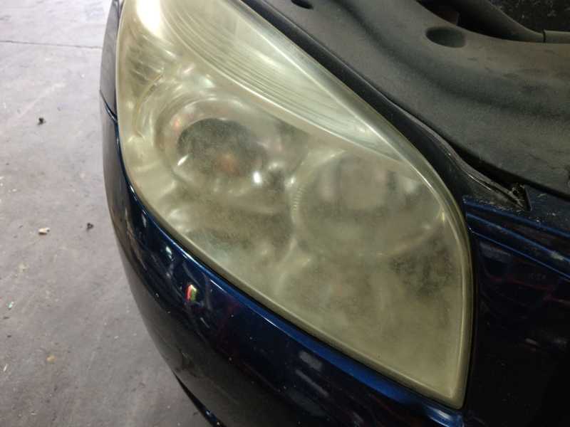 Recambio de faro derecho para toyota rav 4 iii (_a3_) 2.2 d 4wd (ala30_) referencia OEM IAM 8113042310  