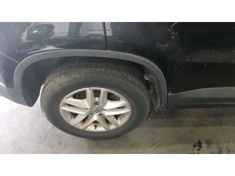 Recambio de paso de rueda trasero derecho para volkswagen tiguan (5n_) 2.0 tdi 4motion referencia OEM IAM 5N0809410  