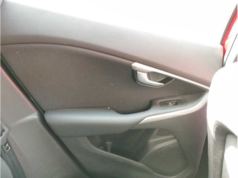 Recambio de guarnecido puerta trasera izquierda para volvo v40 kinetic referencia OEM IAM   