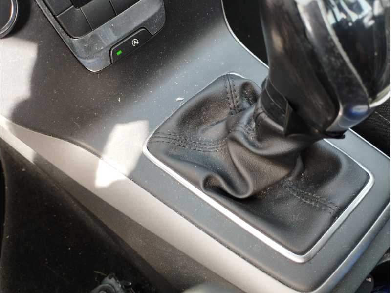 Recambio de guarnecidos palanca cambio para volvo v40 kinetic referencia OEM IAM   