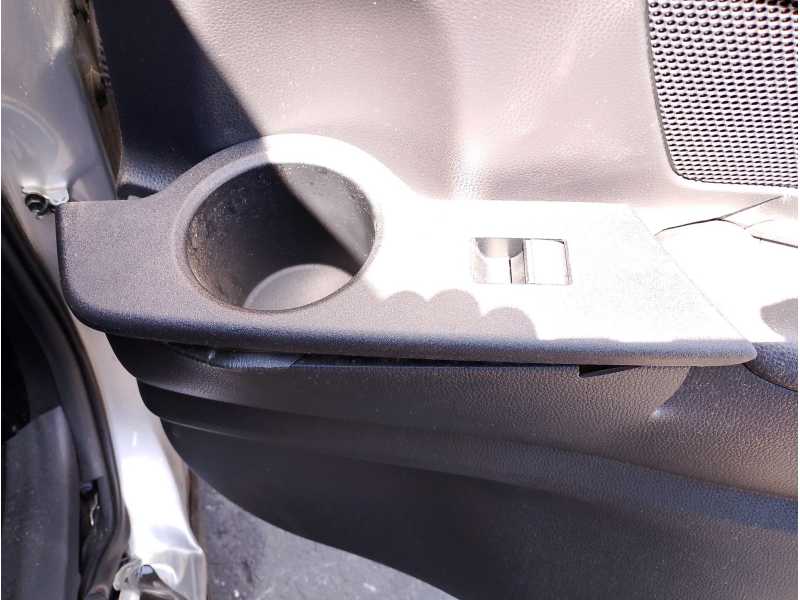 Recambio de mando elevalunas trasero derecho para toyota c-hr referencia OEM IAM   