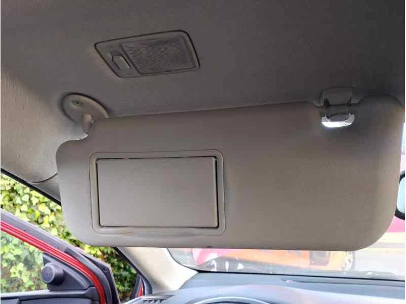 Recambio de parasol izquierdo para toyota auris active referencia OEM IAM   