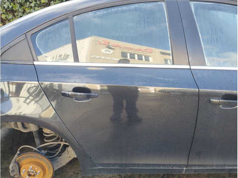 Recambio de puerta trasera derecha para chevrolet cruze 2.0 diesel cat referencia OEM IAM   