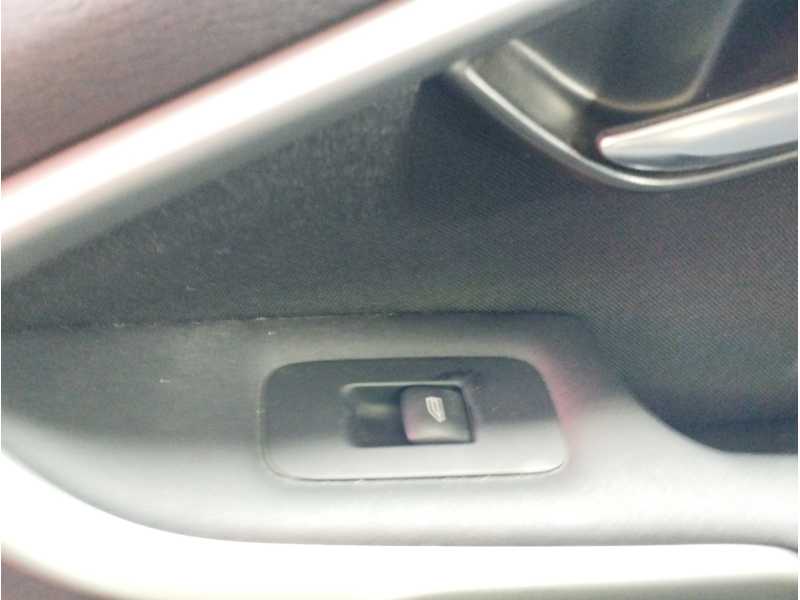 Recambio de mando elevalunas trasero derecho para volvo v40 kinetic referencia OEM IAM   