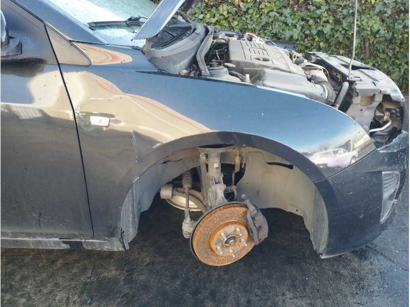 Recambio de aleta delantera derecha para chevrolet cruze 2.0 diesel cat referencia OEM IAM   