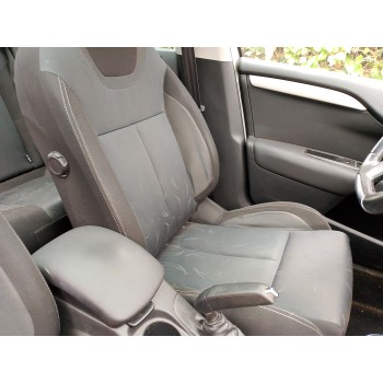 ASIENTO DELANTERO IZQUIERDO 