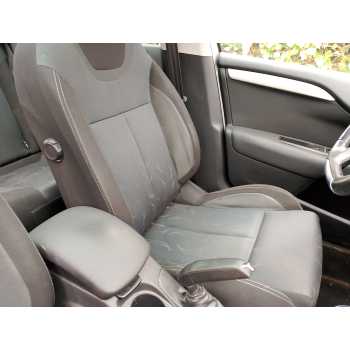 ASIENTO DELANTERO IZQUIERDO 