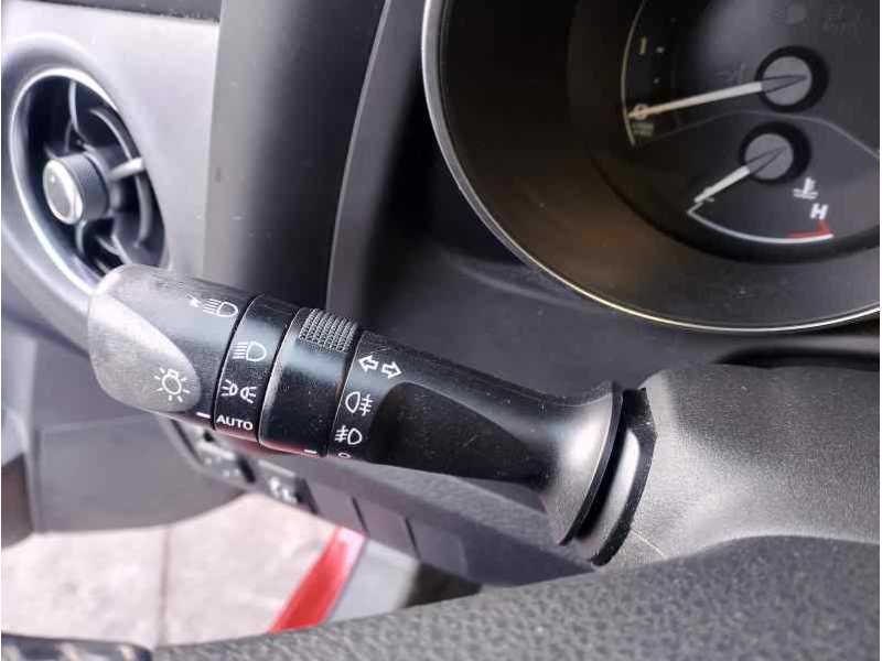 Recambio de mando intermitentes para toyota auris active referencia OEM IAM   