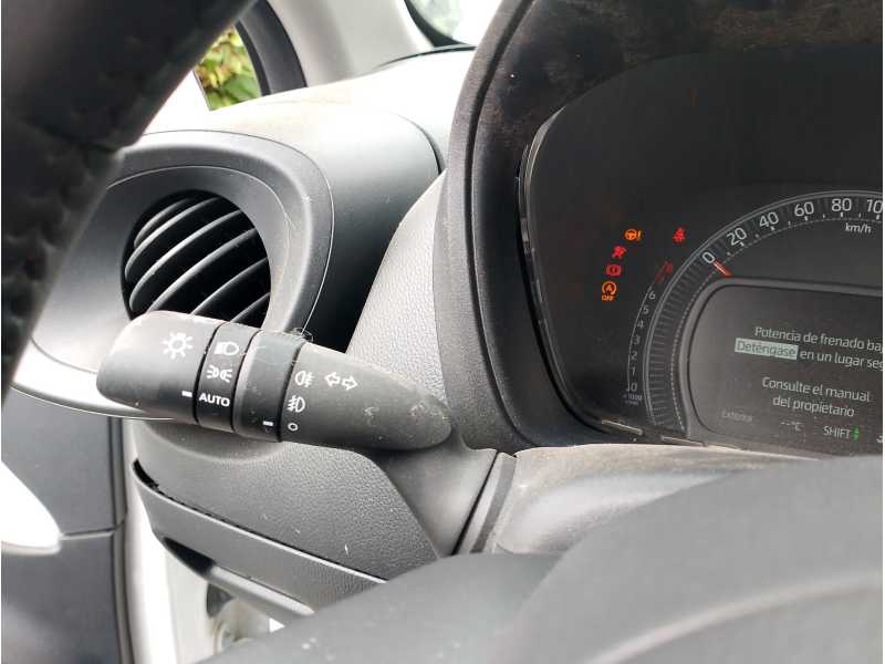 Recambio de mando intermitentes para toyota aygo x-cite referencia OEM IAM   