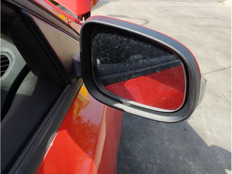 Recambio de retrovisor derecho para volvo v40 kinetic referencia OEM IAM   
